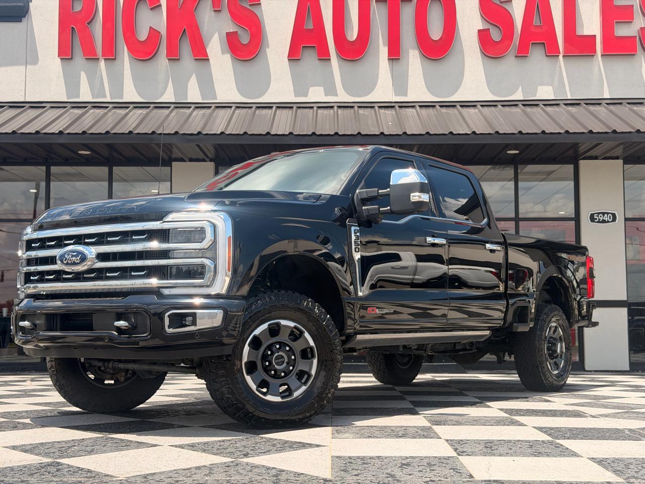 Ford F-350 SD Platinum Crew Cab 4WD 2023