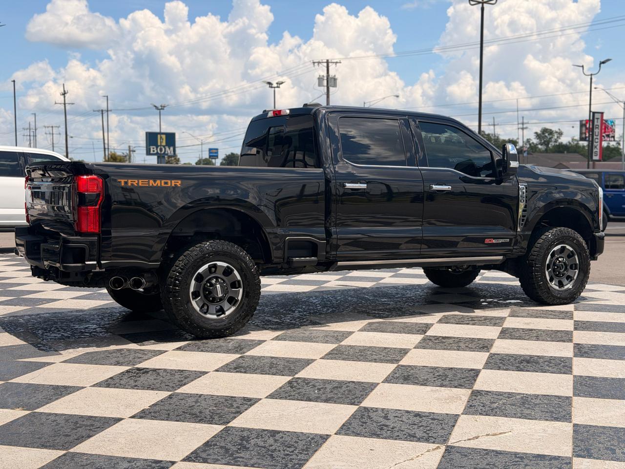 Ford F-350 SD Platinum Crew Cab 4WD 2023