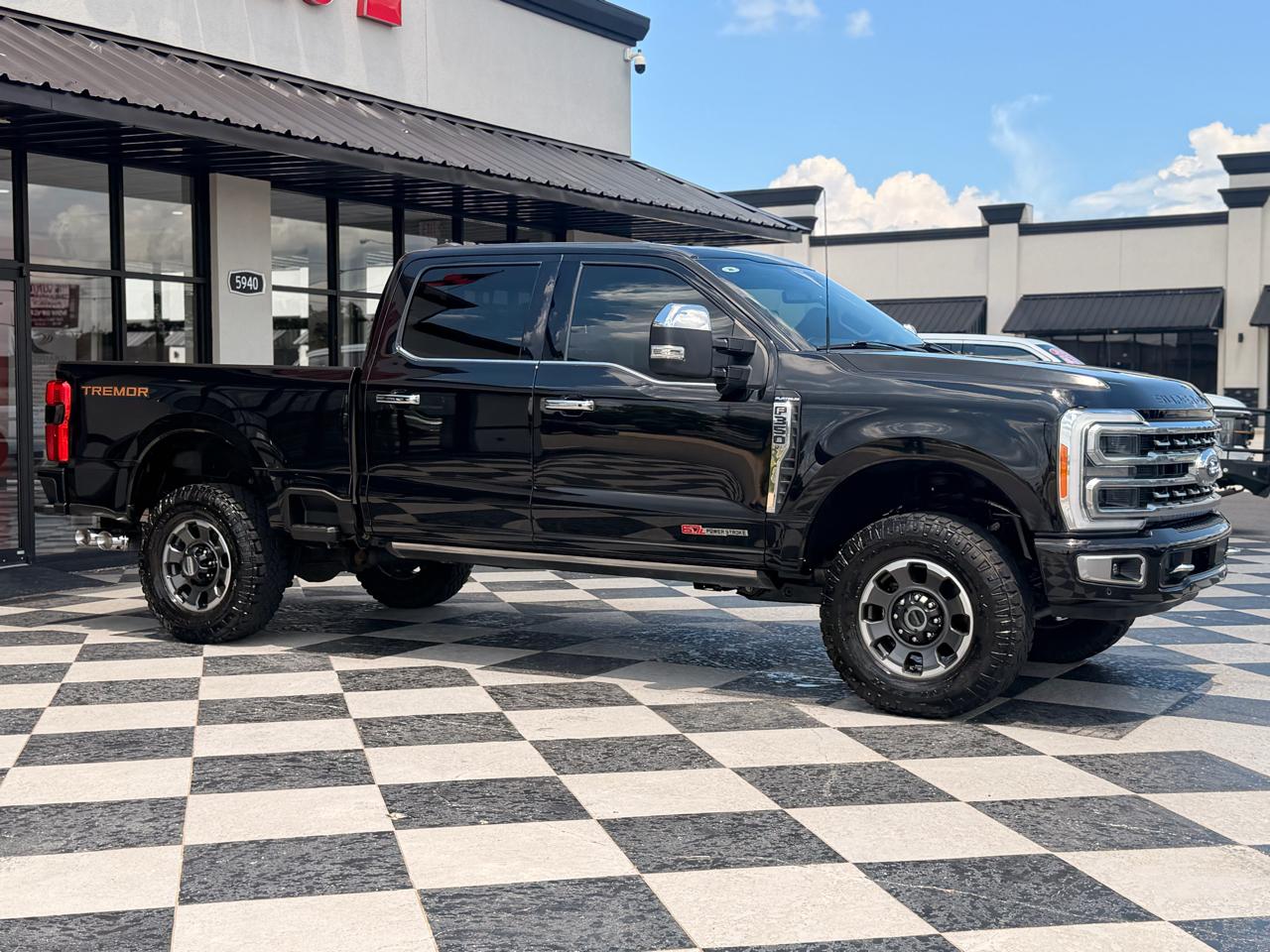 Ford F-350 SD Platinum Crew Cab 4WD 2023