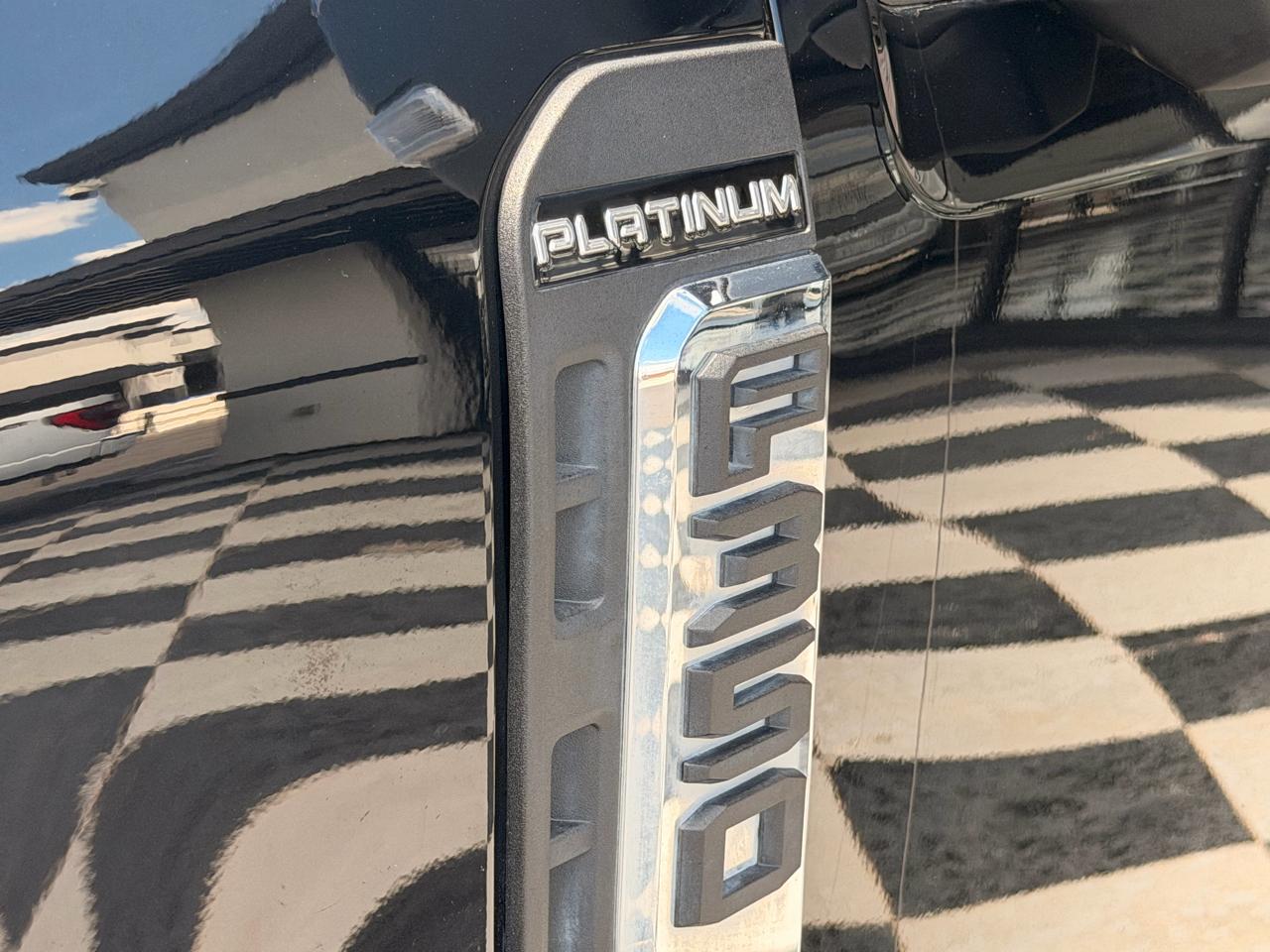 Ford F-350 SD Platinum Crew Cab 4WD 2023