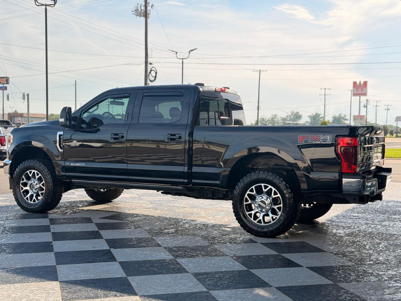 Ford F-250 SD Lariat Crew Cab 4WD 2022