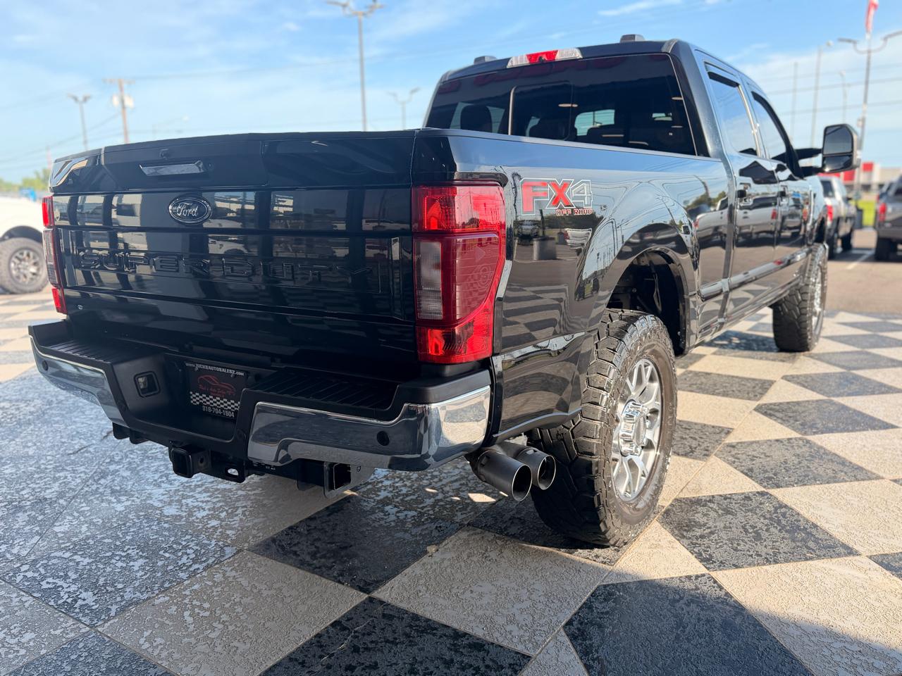 Ford F-250 SD Lariat Crew Cab 4WD 2022