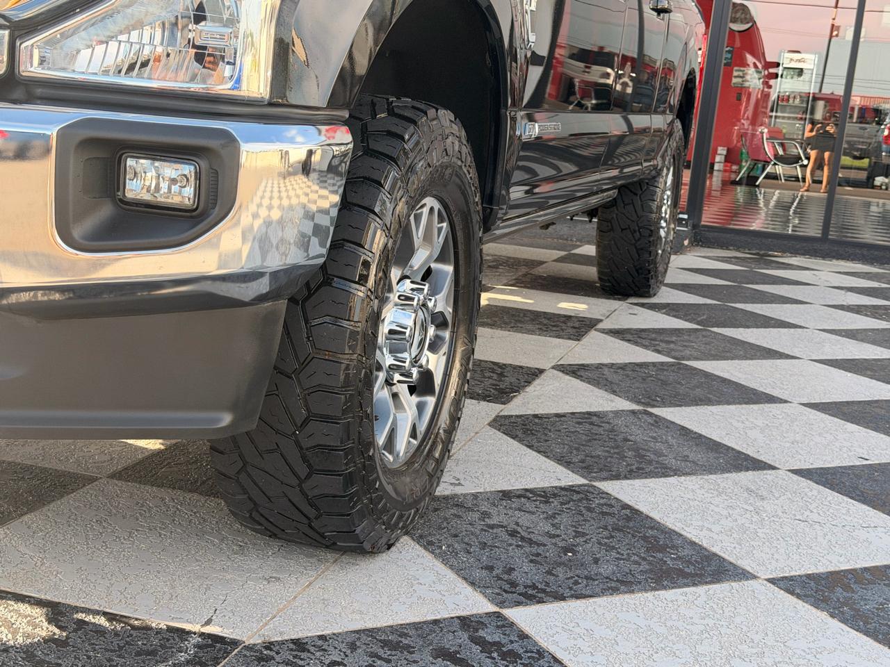 Ford F-250 SD Lariat Crew Cab 4WD 2022