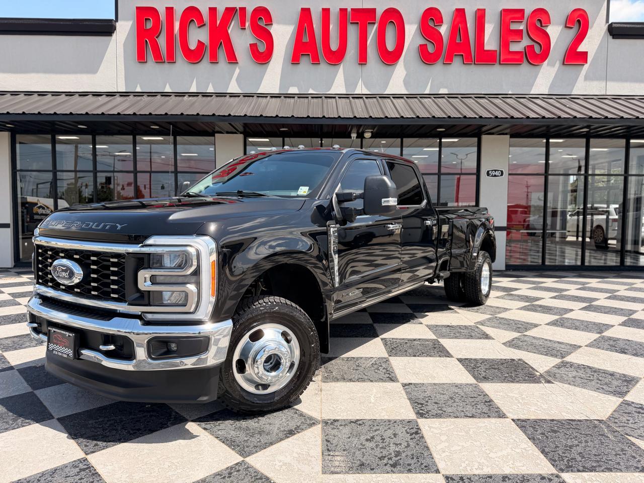 Ford F-350 SD Lariat Crew Cab 4WD 2023