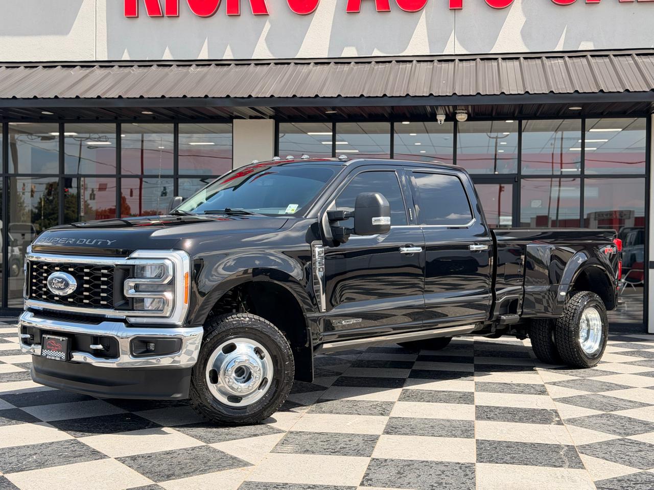 Ford F-350 SD Lariat Crew Cab 4WD 2023