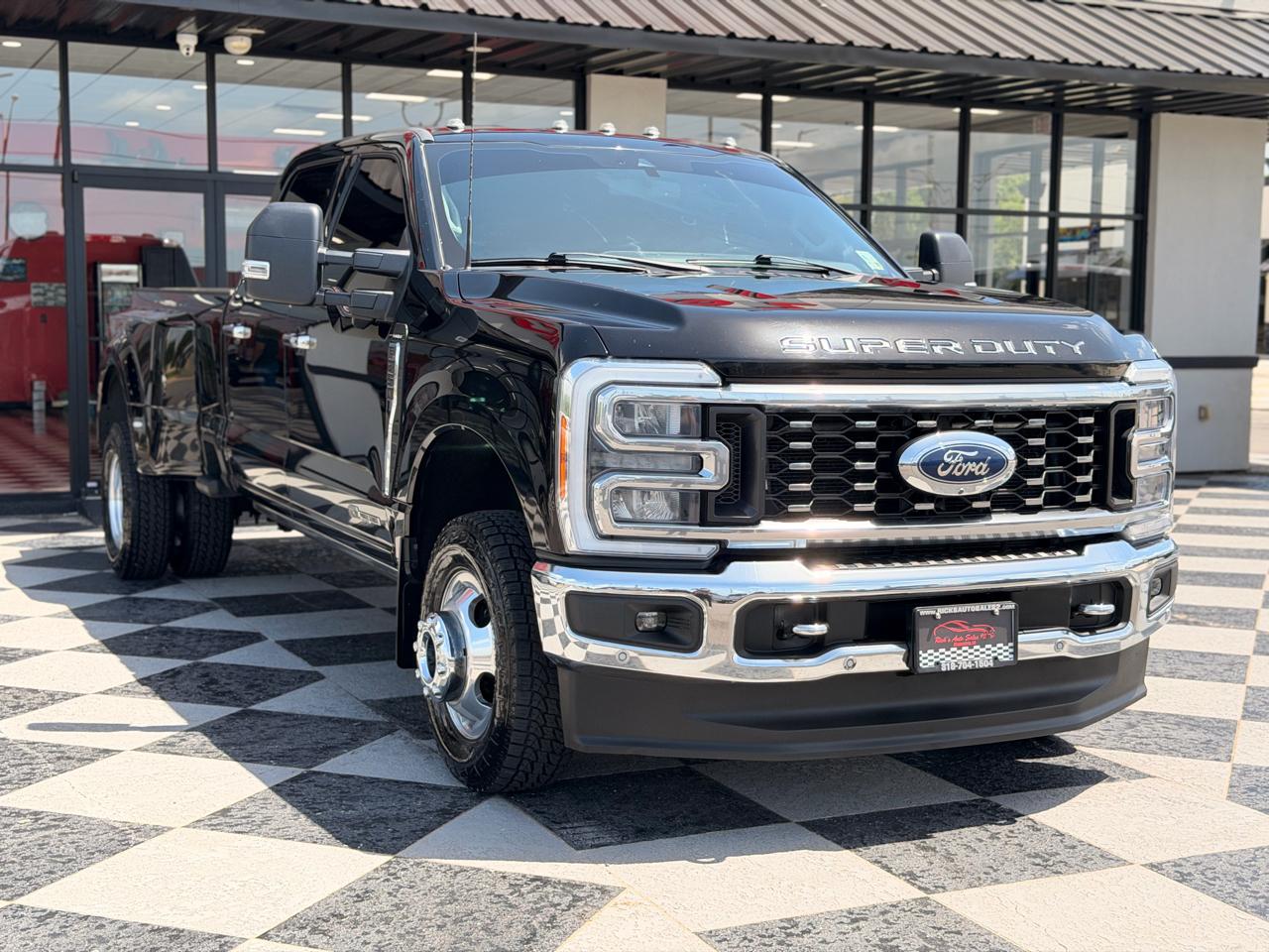 Ford F-350 SD Lariat Crew Cab 4WD 2023