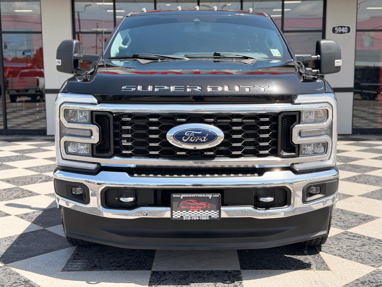 Ford F-350 SD Lariat Crew Cab 4WD 2023