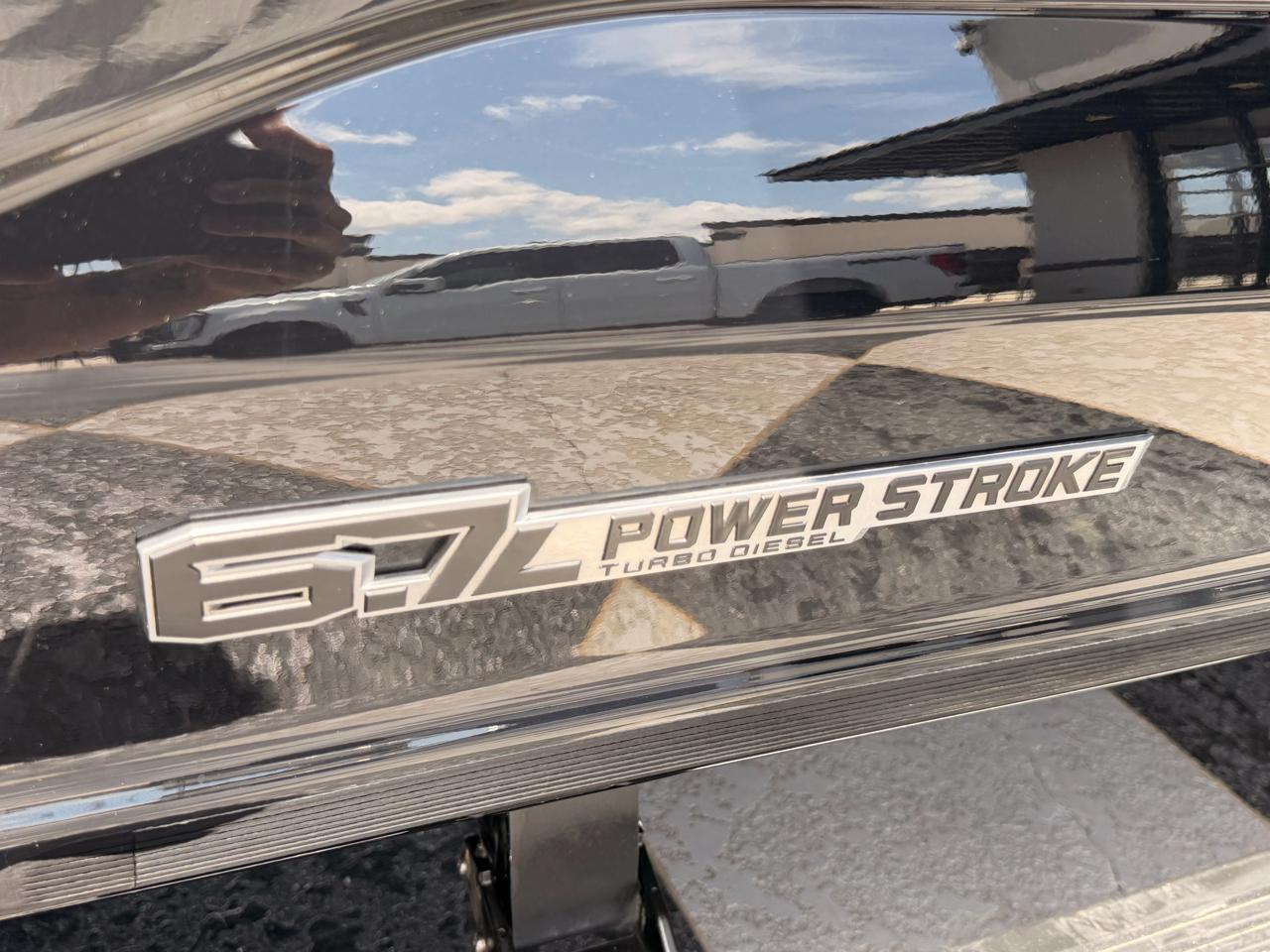 Ford F-350 SD Lariat Crew Cab 4WD 2023