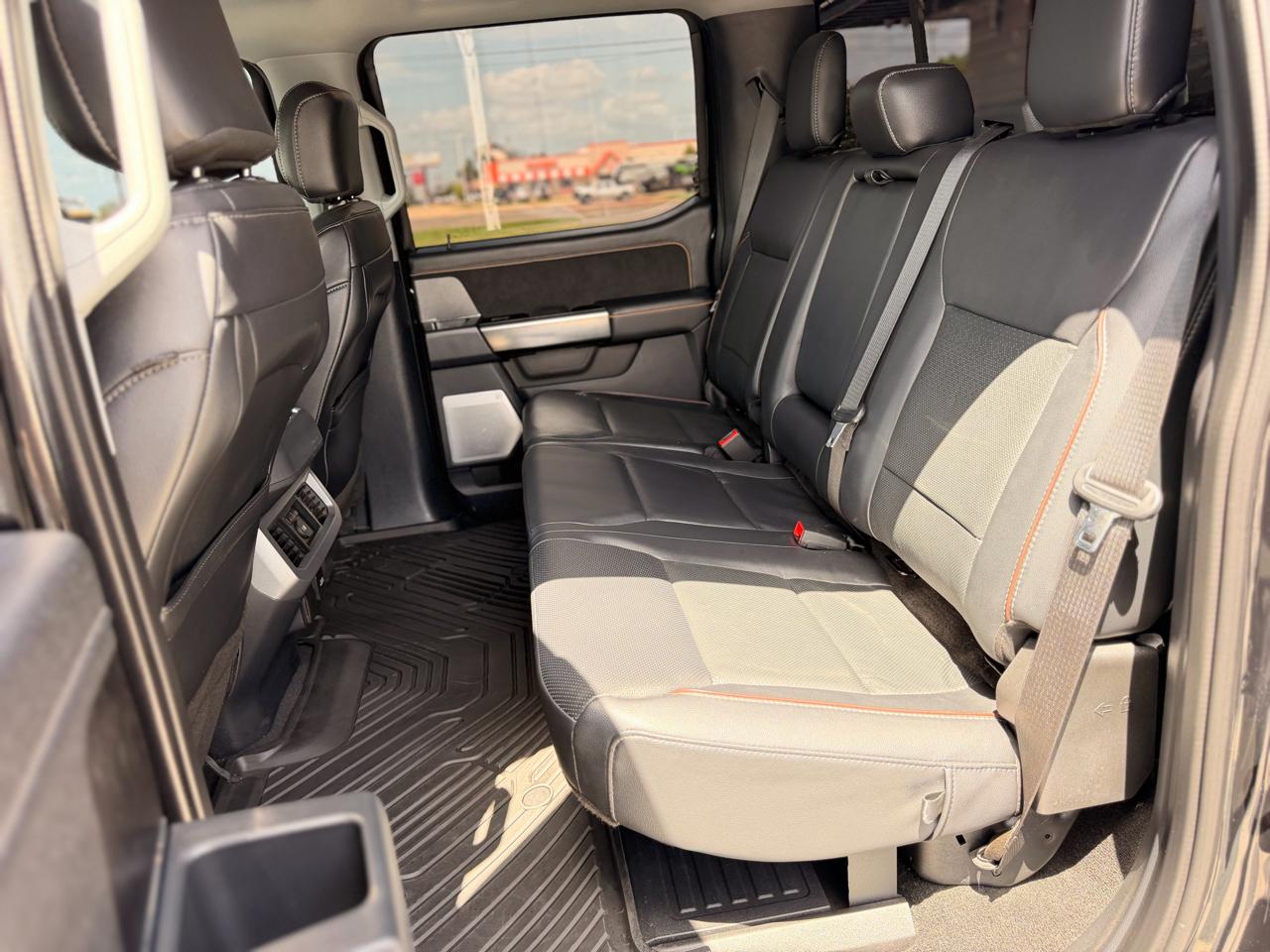 Ford F-350 SD Lariat Crew Cab 4WD 2023