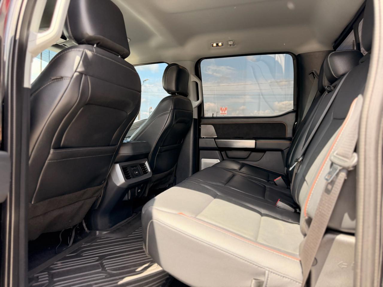 Ford F-350 SD Lariat Crew Cab 4WD 2023