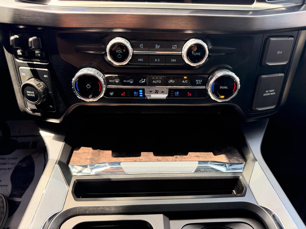 Ford F-350 SD Lariat Crew Cab 4WD 2023