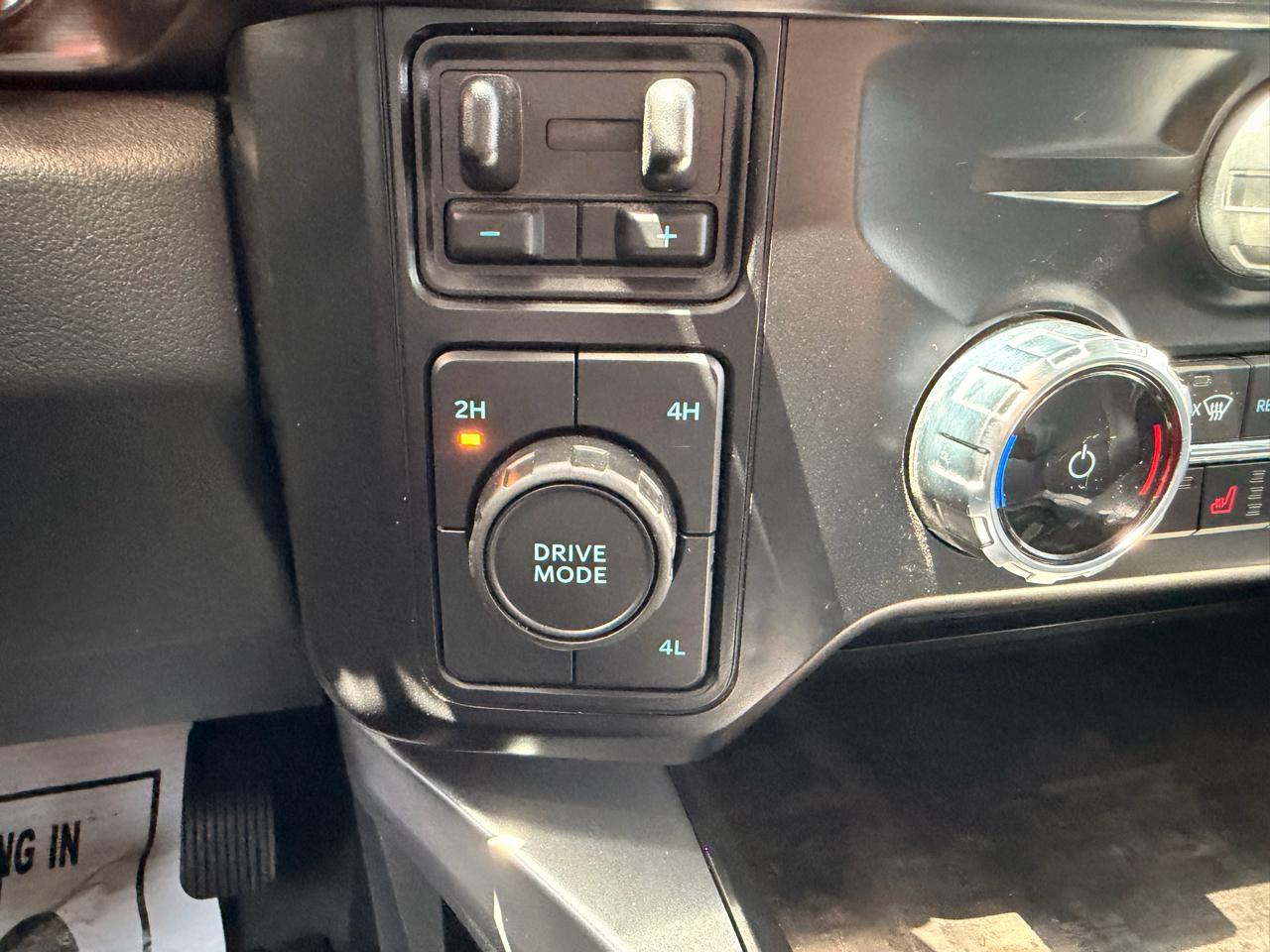 Ford F-350 SD Lariat Crew Cab 4WD 2023