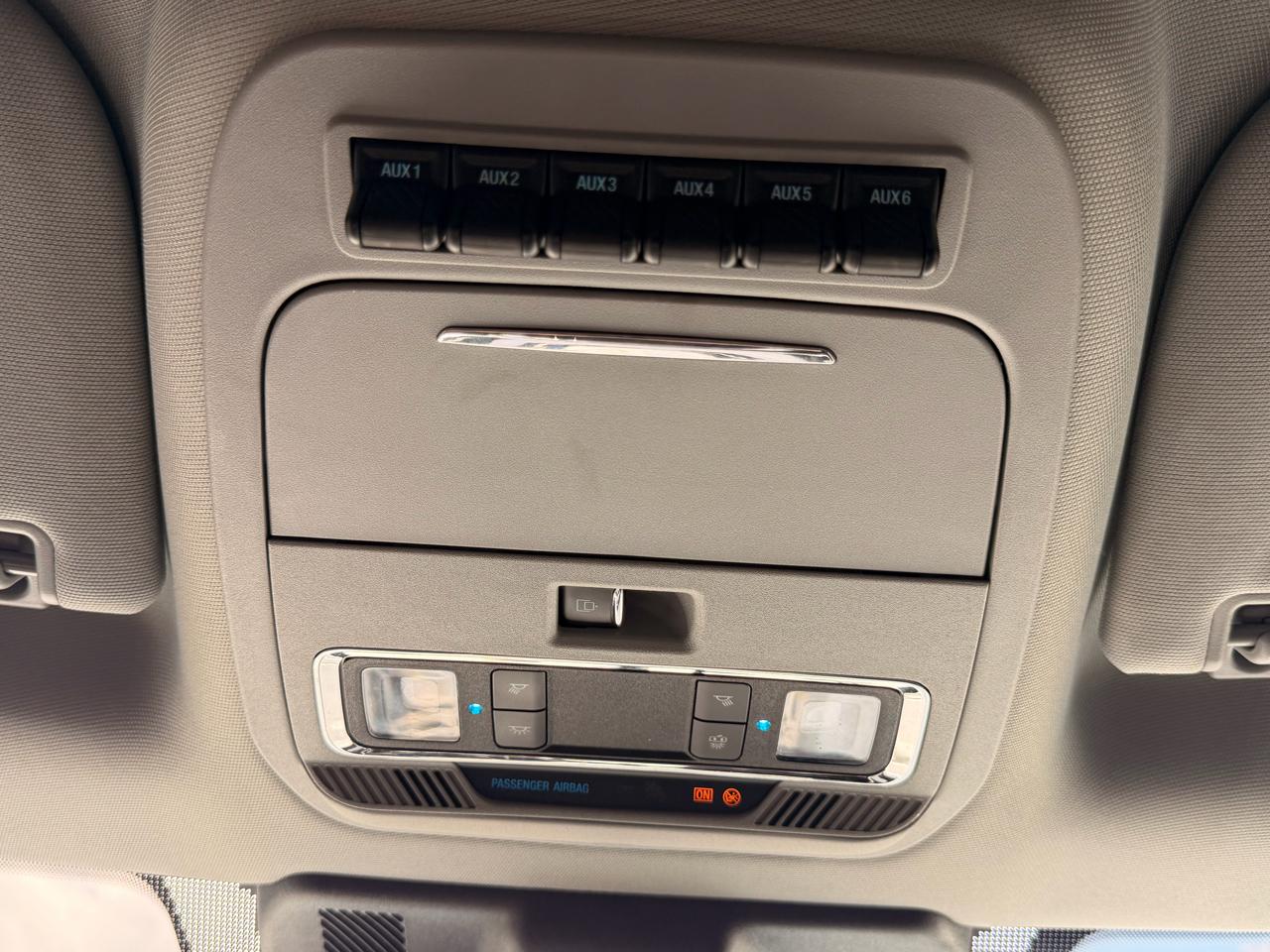 Ford F-350 SD Lariat Crew Cab 4WD 2023