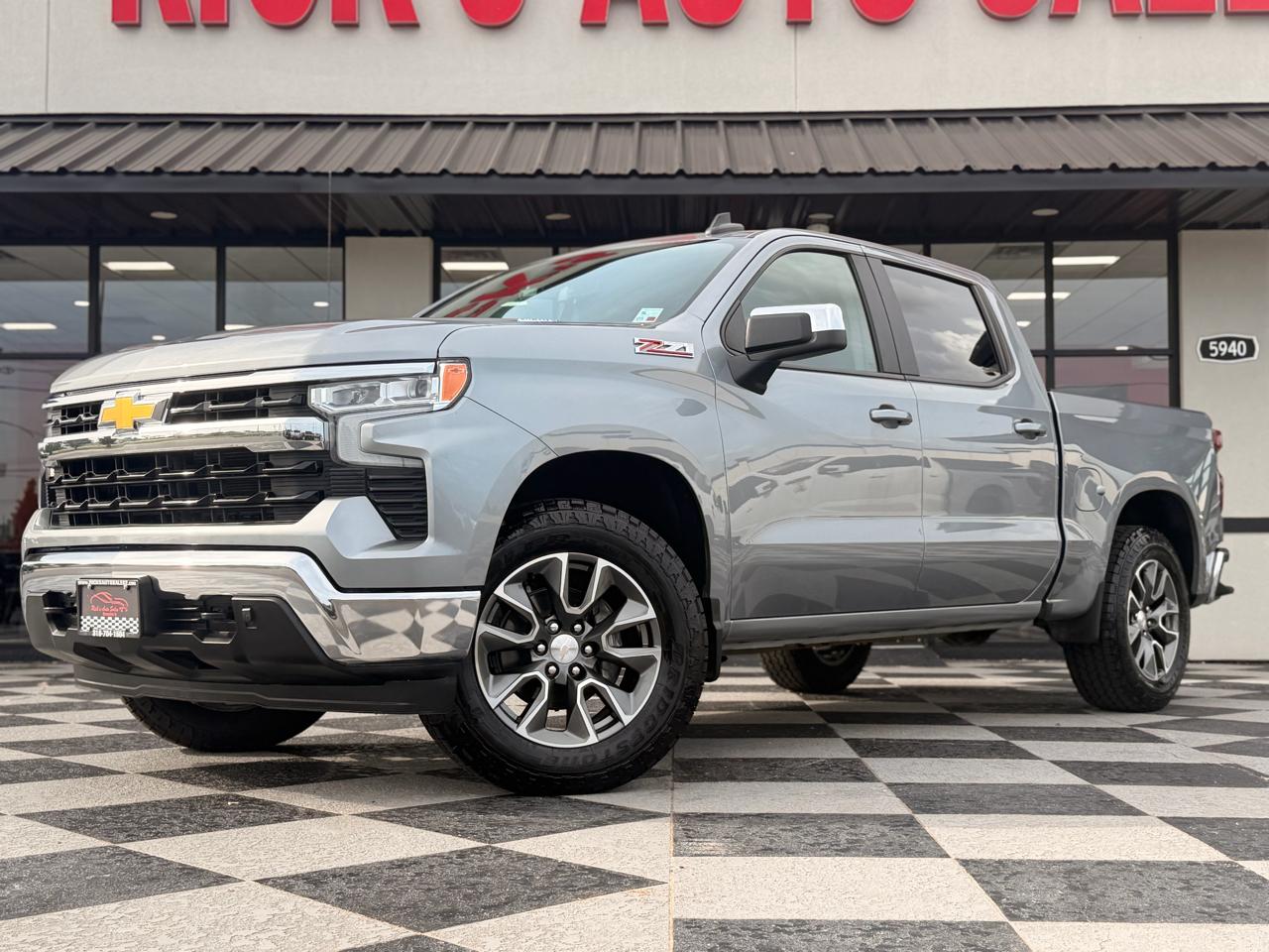 Chevrolet Silverado 1500 LT Z71 Crew Cab 4WD 2025