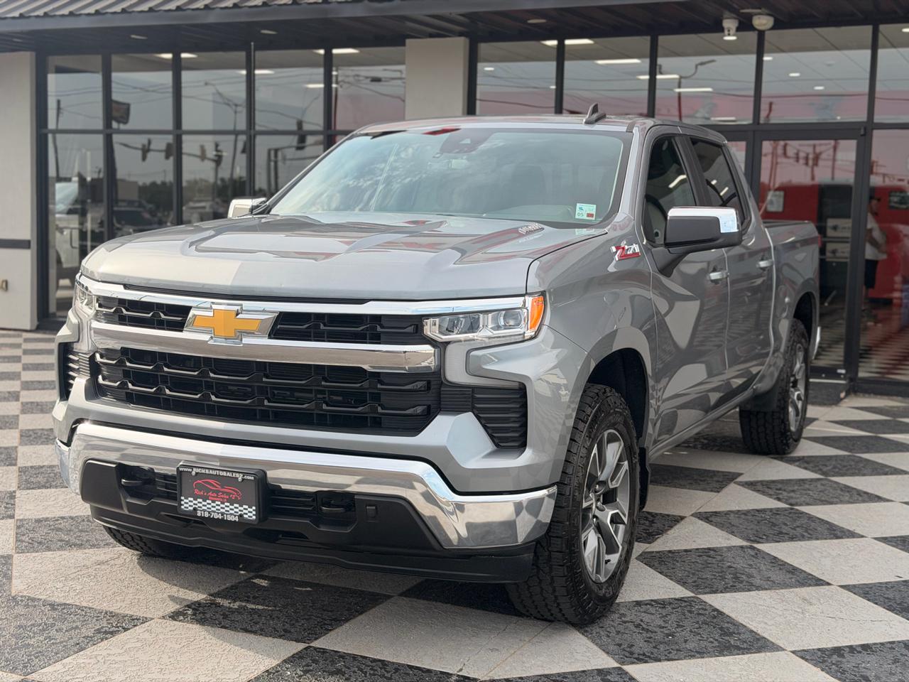 Chevrolet Silverado 1500 LT Z71 Crew Cab 4WD 2025
