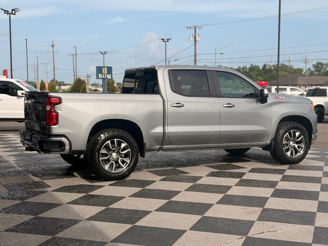 Chevrolet Silverado 1500 LT Z71 Crew Cab 4WD 2025