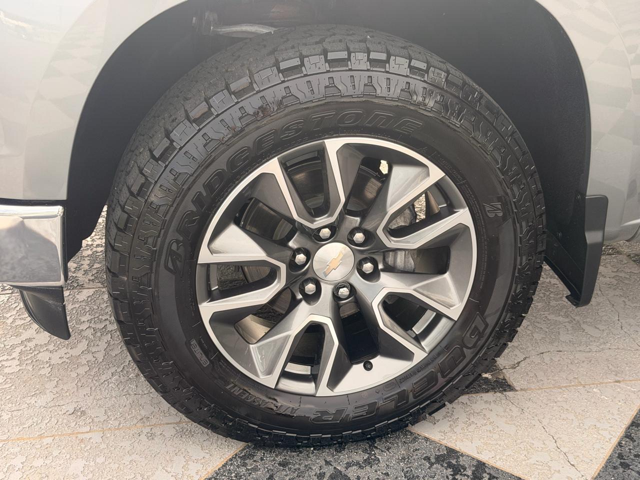 Chevrolet Silverado 1500 LT Z71 Crew Cab 4WD 2025