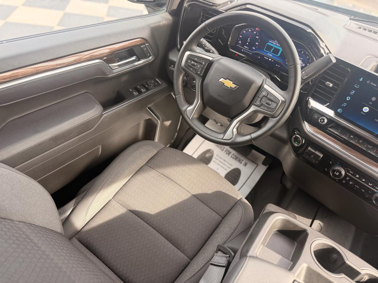Chevrolet Silverado 1500 LT Z71 Crew Cab 4WD 2025