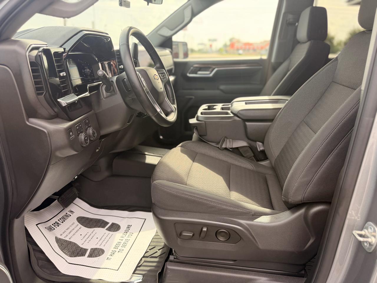 Chevrolet Silverado 1500 LT Z71 Crew Cab 4WD 2025