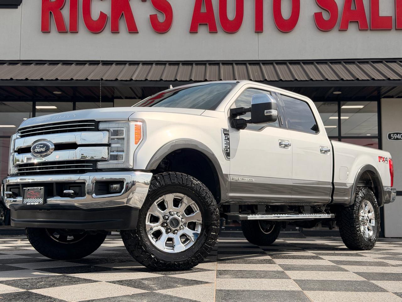 Ford F-250 SD Lariat Crew Cab 4WD 2019