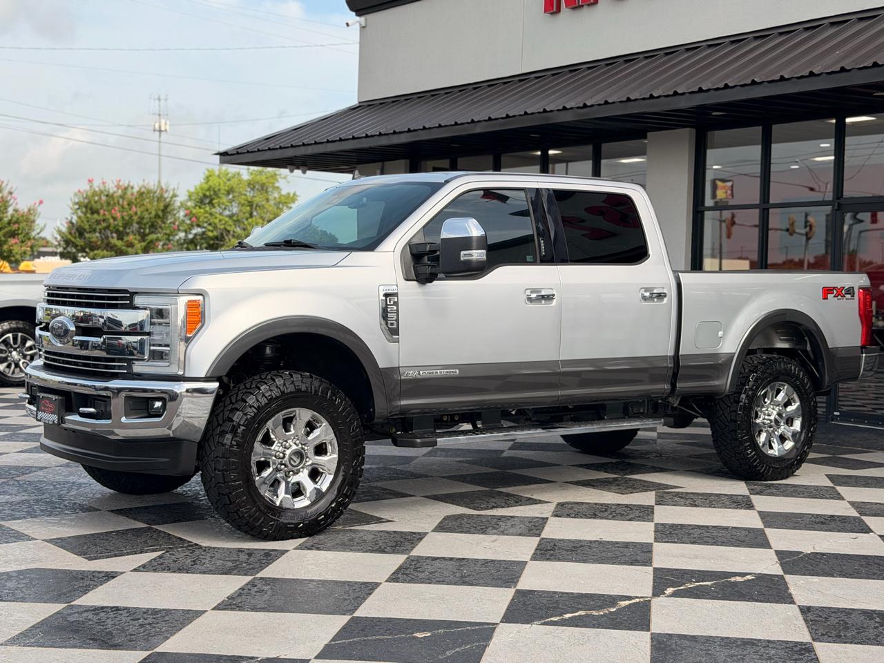 Ford F-250 SD Lariat Crew Cab 4WD 2019