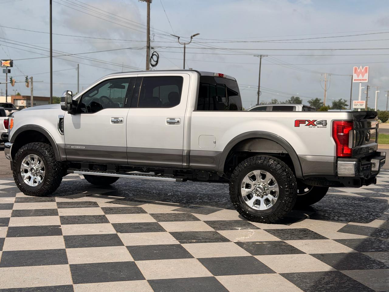 Ford F-250 SD Lariat Crew Cab 4WD 2019
