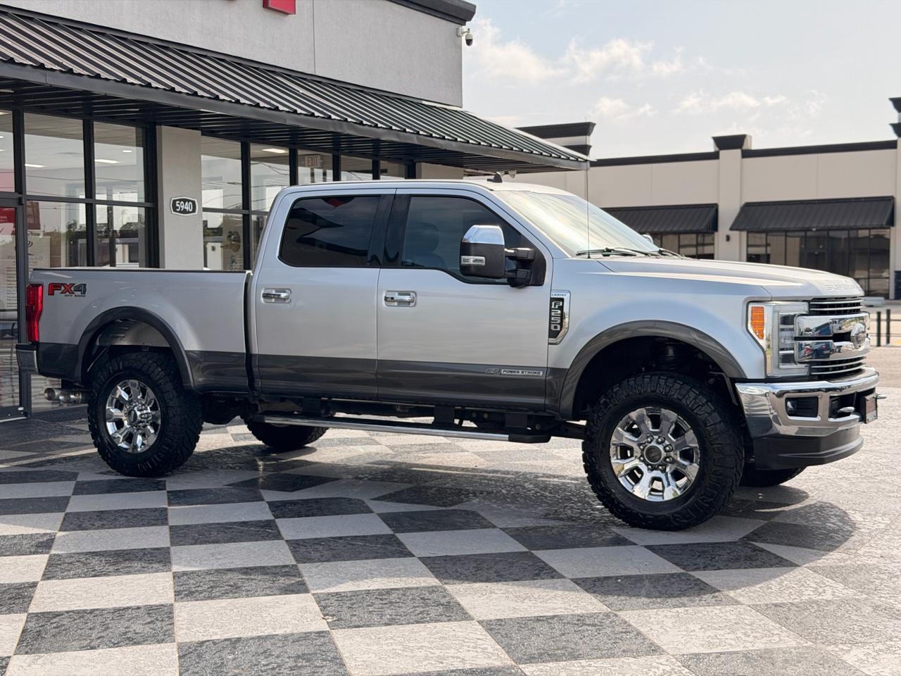 Ford F-250 SD Lariat Crew Cab 4WD 2019