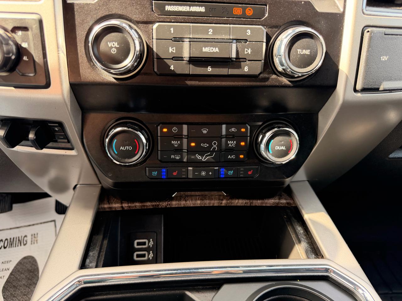 Ford F-250 SD Lariat Crew Cab 4WD 2019
