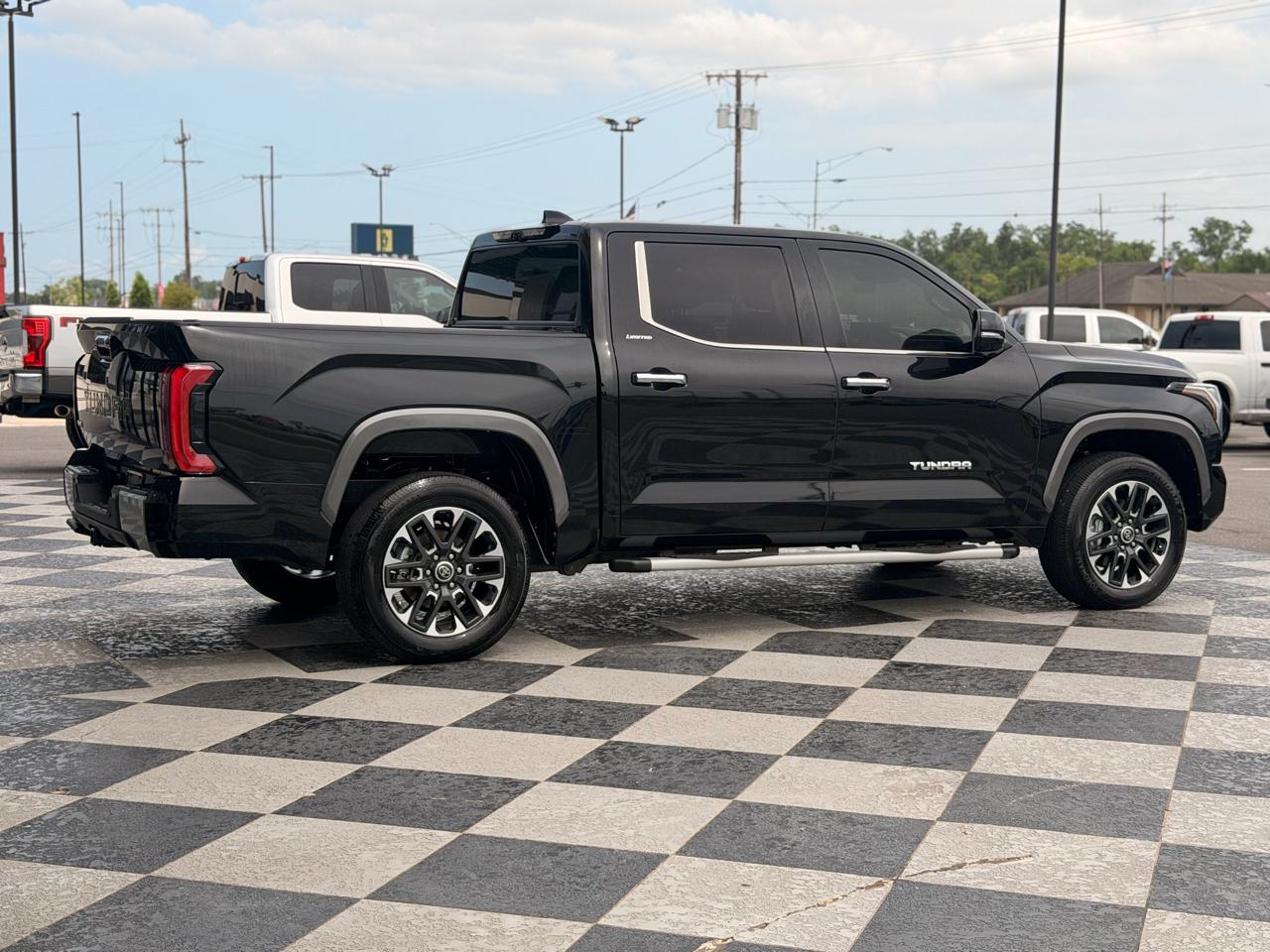 Toyota Tundra Limited CrewMax 4WD 2023
