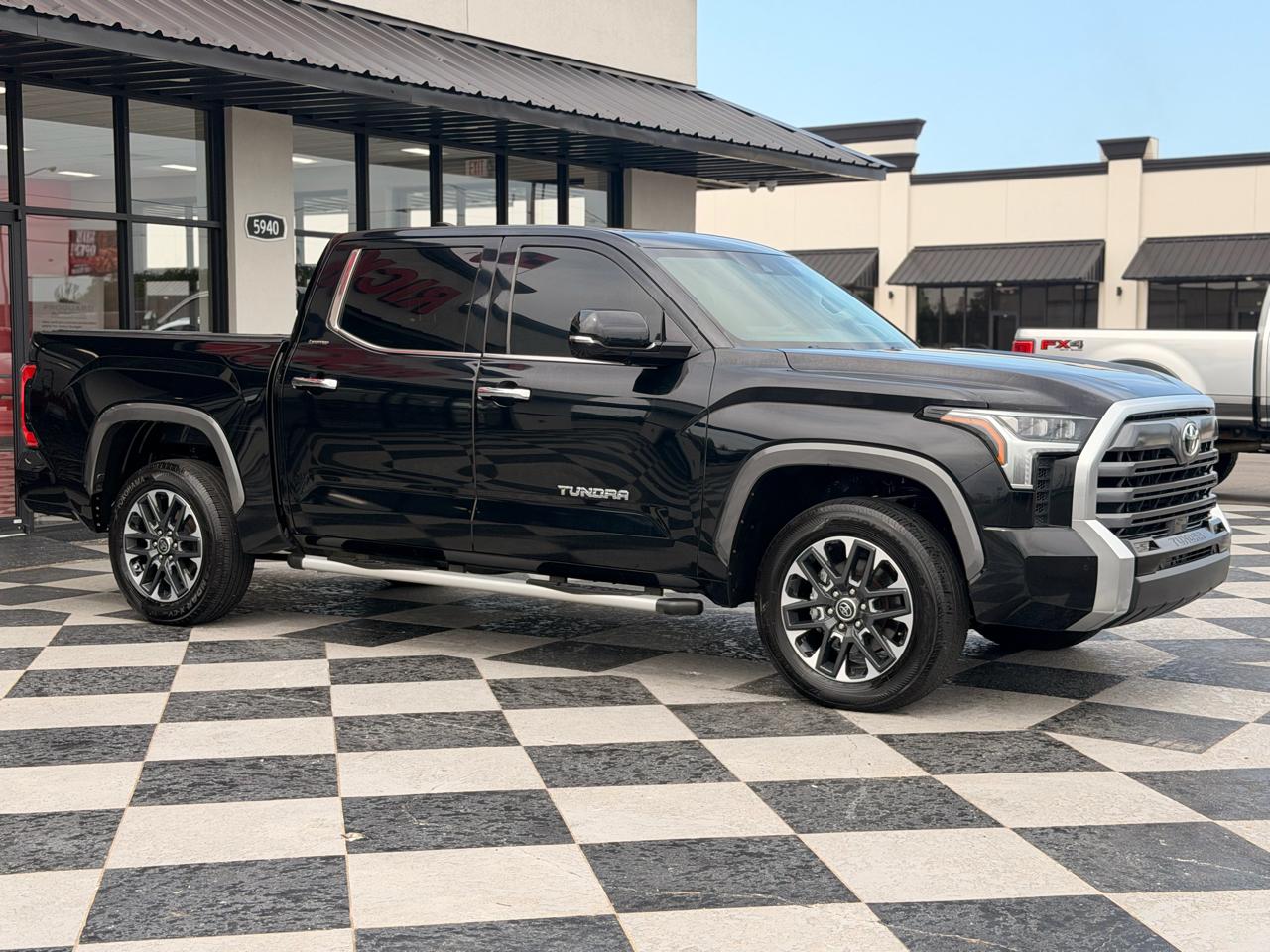 Toyota Tundra Limited CrewMax 4WD 2023