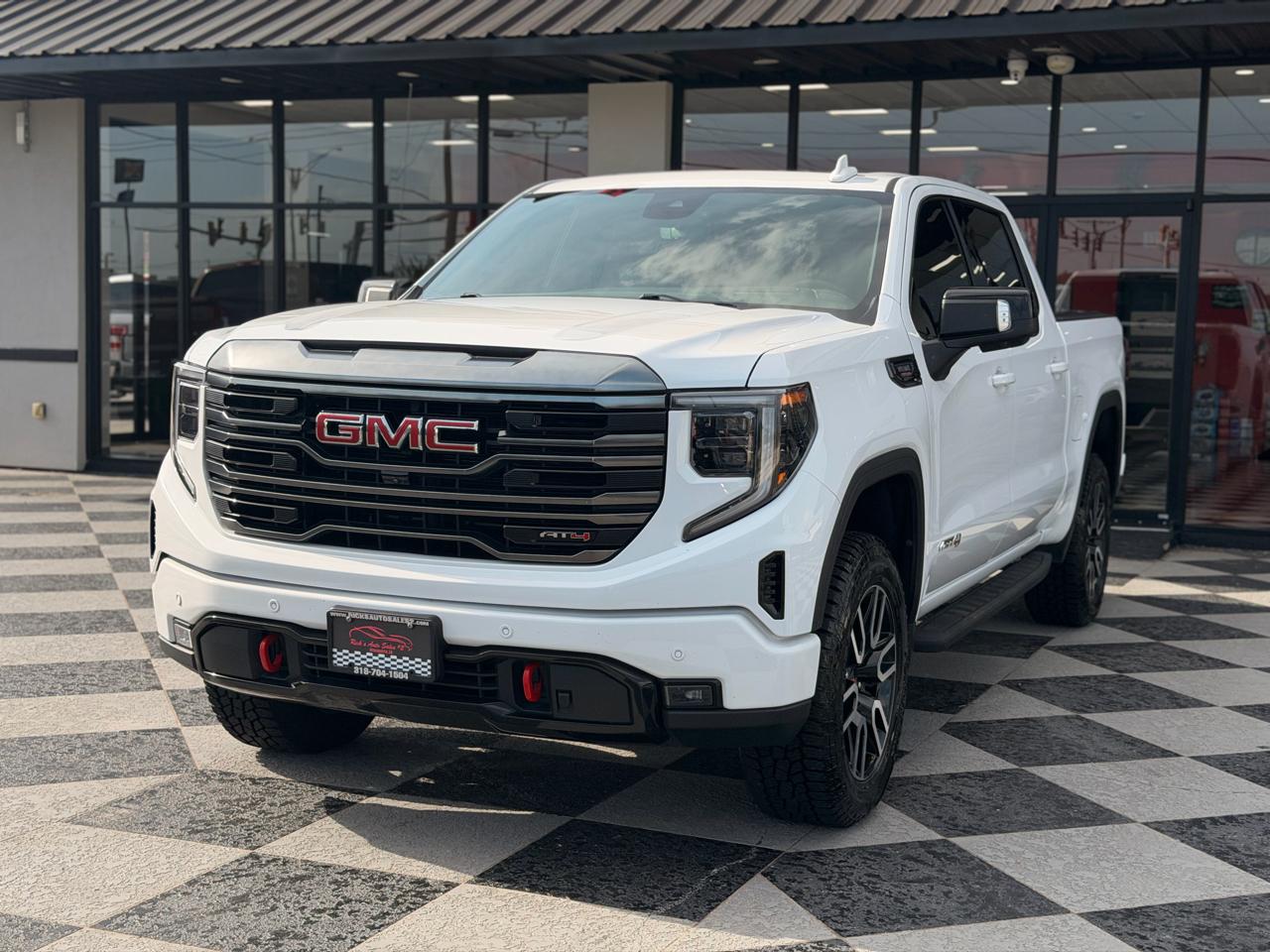 GMC Sierra 1500 AT4 Crew Cab 4WD 2024