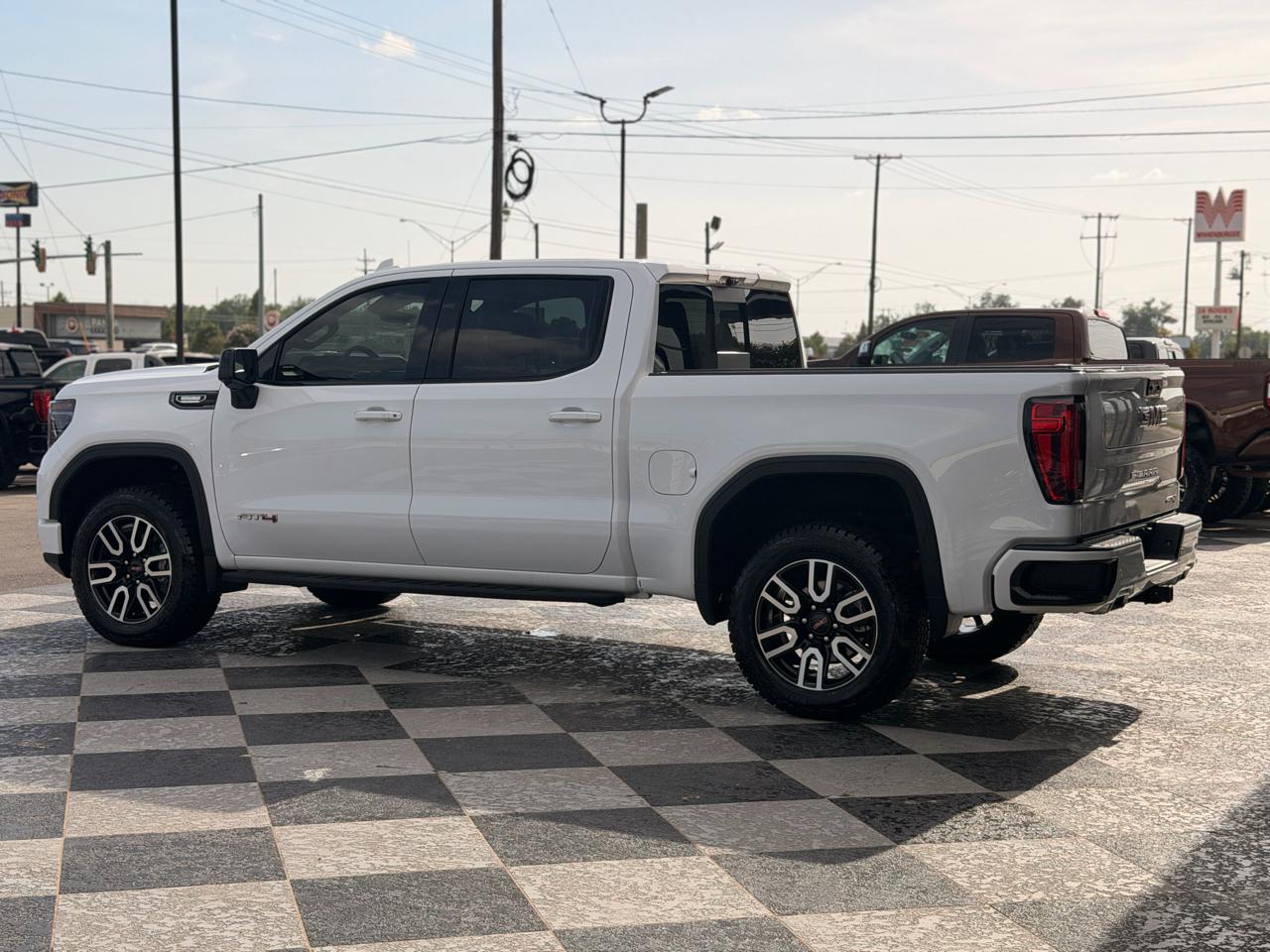 GMC Sierra 1500 AT4 Crew Cab 4WD 2024