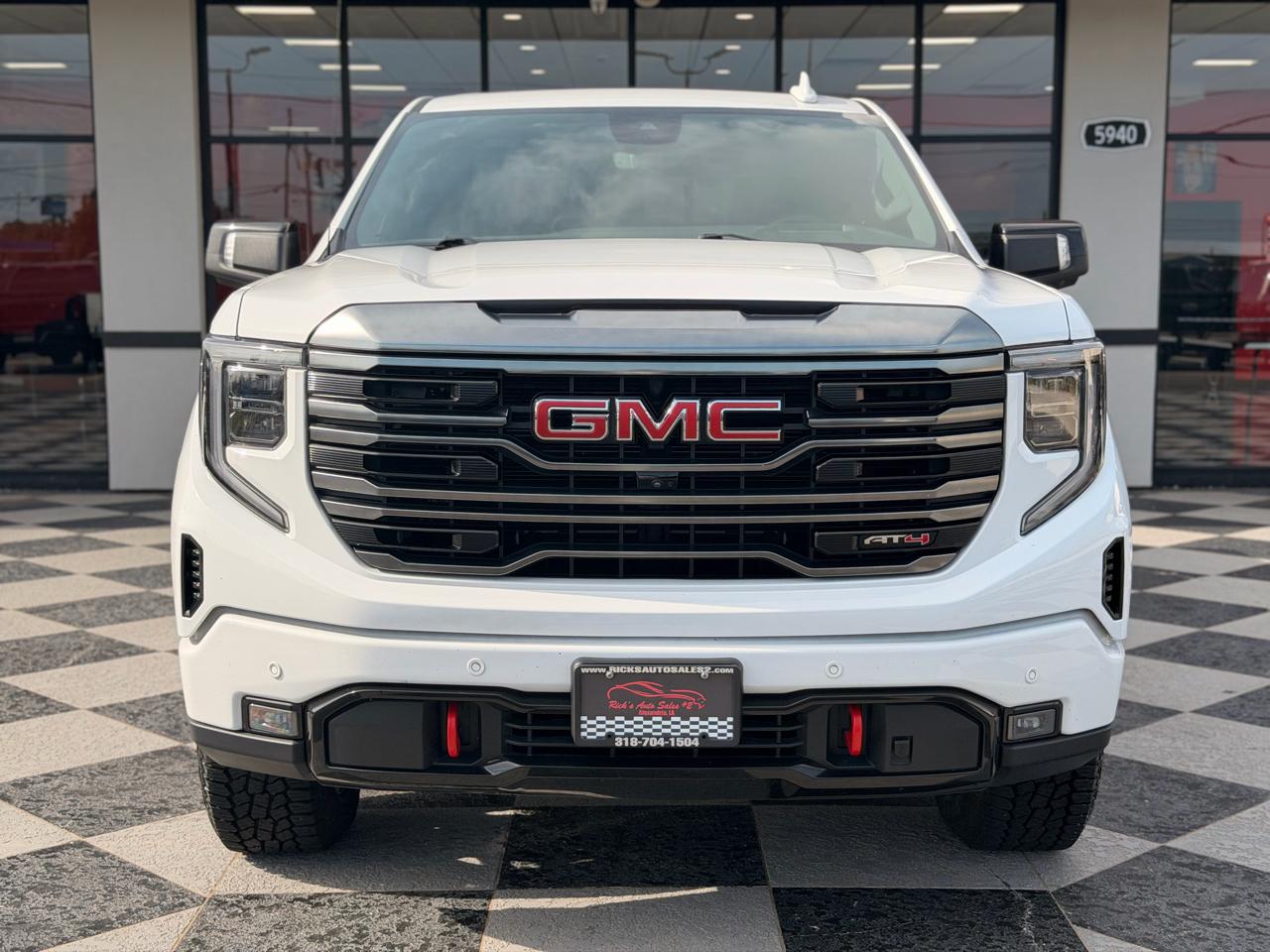 GMC Sierra 1500 AT4 Crew Cab 4WD 2024