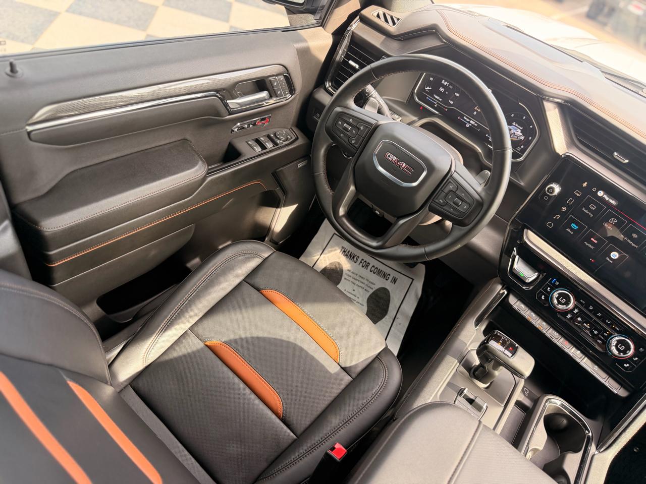 GMC Sierra 1500 AT4 Crew Cab 4WD 2024
