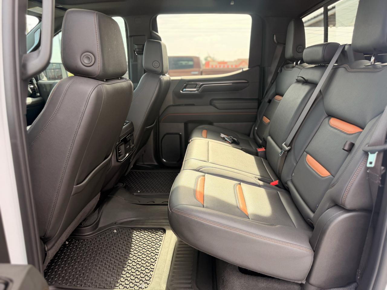 GMC Sierra 1500 AT4 Crew Cab 4WD 2024