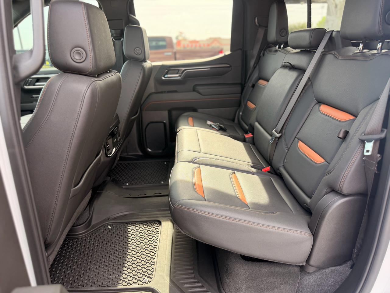 GMC Sierra 1500 AT4 Crew Cab 4WD 2024