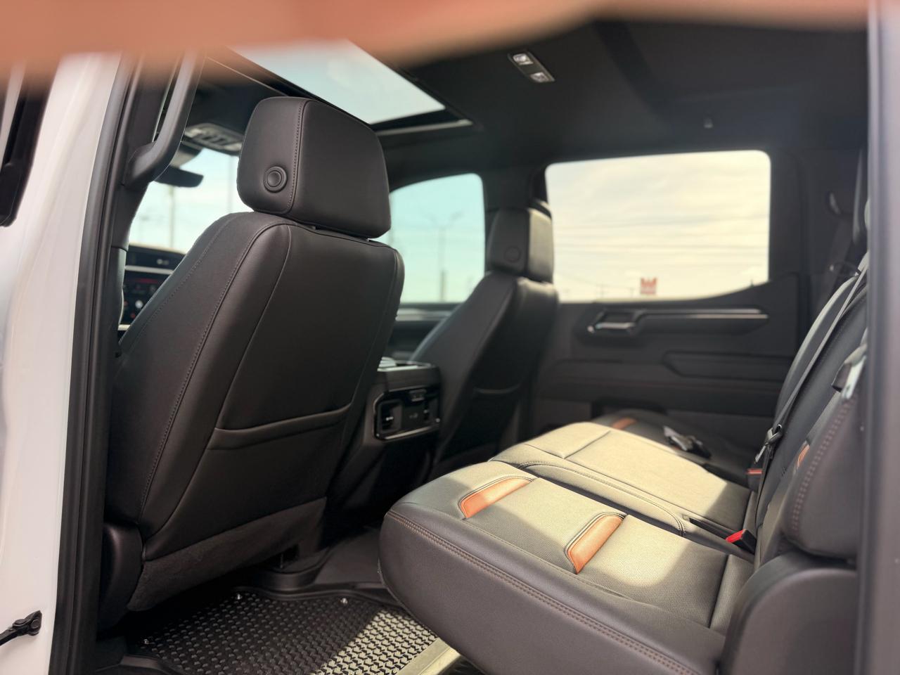 GMC Sierra 1500 AT4 Crew Cab 4WD 2024