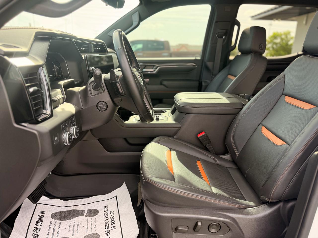 GMC Sierra 1500 AT4 Crew Cab 4WD 2024