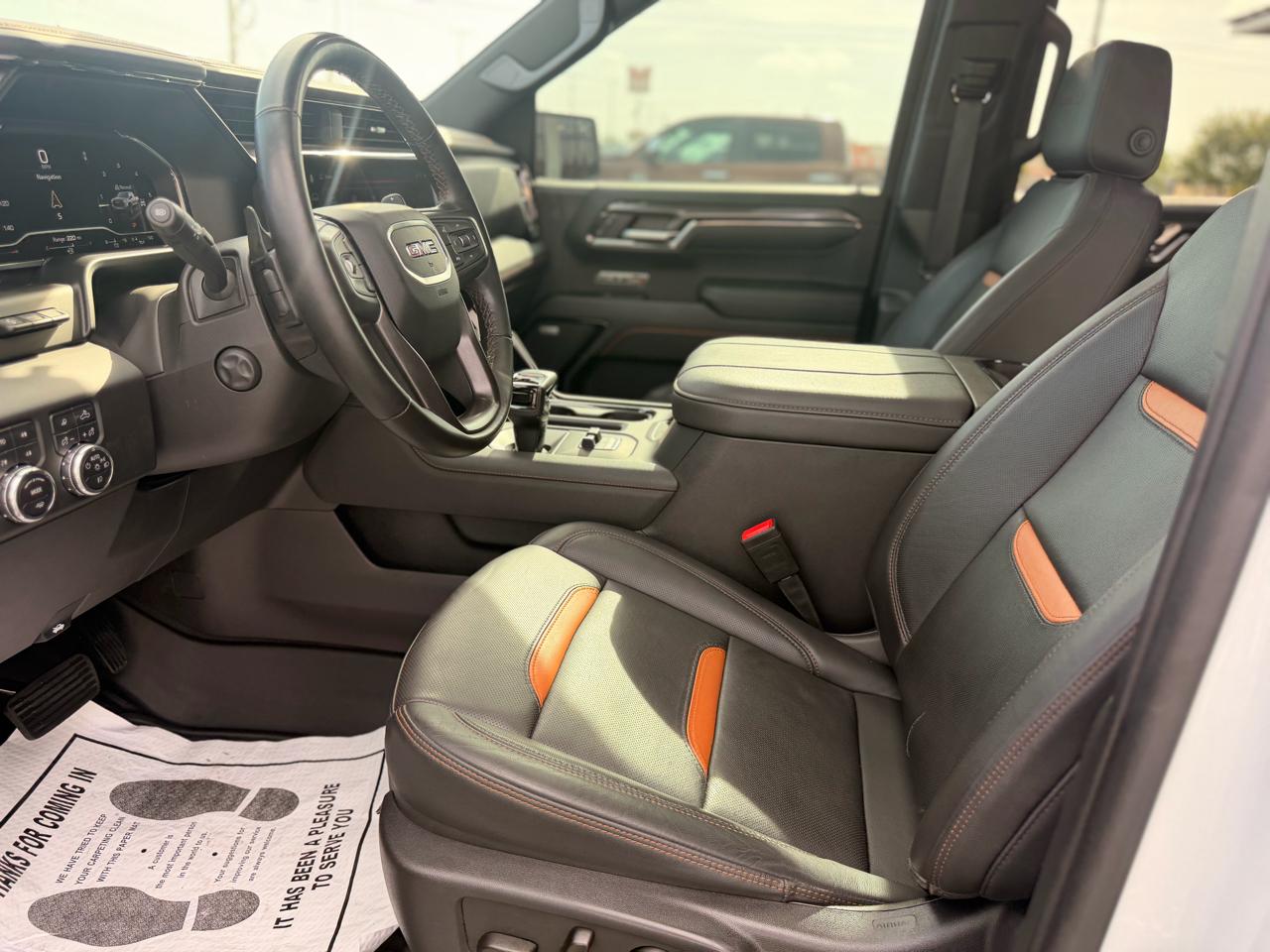 GMC Sierra 1500 AT4 Crew Cab 4WD 2024