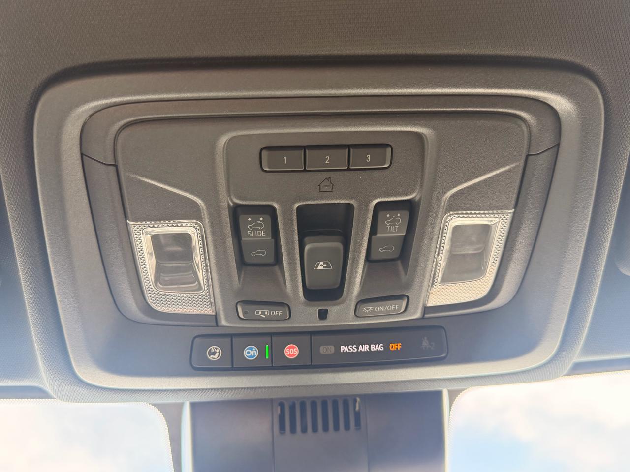 GMC Sierra 1500 AT4 Crew Cab 4WD 2024