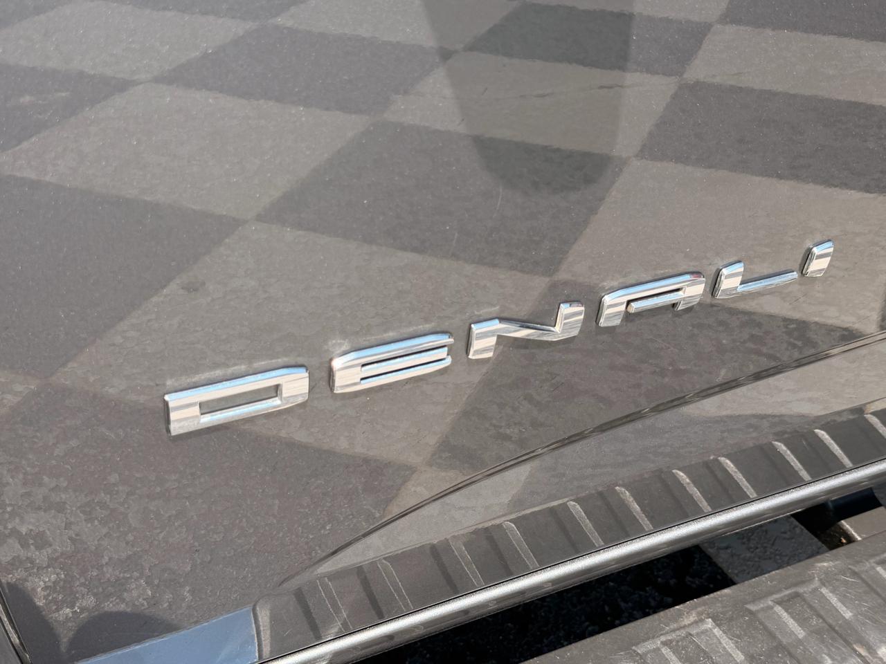 GMC Canyon Denali Crew Cab Long Box 4WD 2021