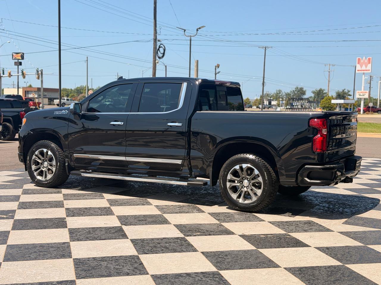 Chevrolet Silverado 1500 High Country Crew Cab 4WD 2022