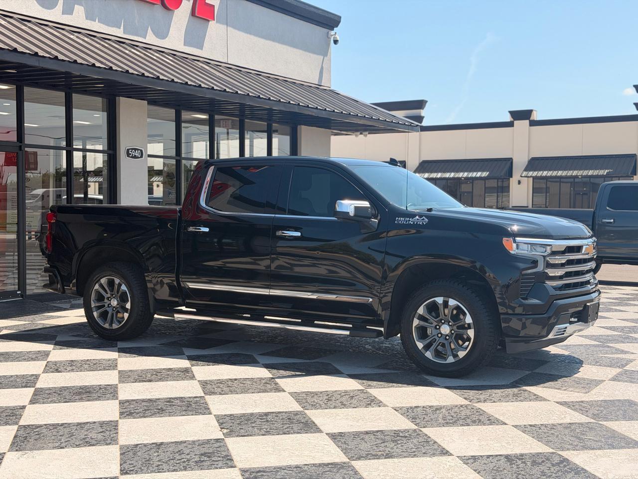 Chevrolet Silverado 1500 High Country Crew Cab 4WD 2022