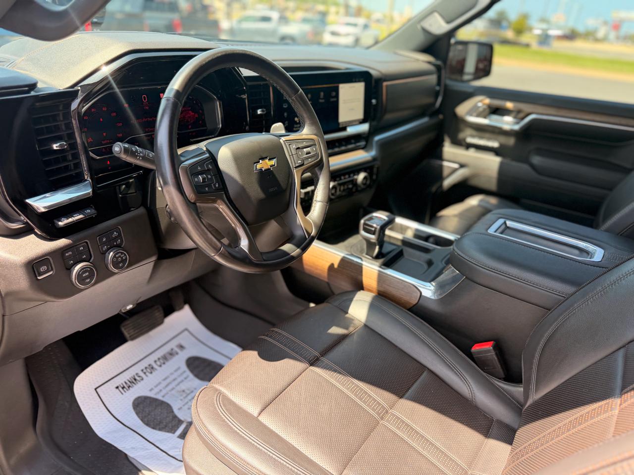 Chevrolet Silverado 1500 High Country Crew Cab 4WD 2022