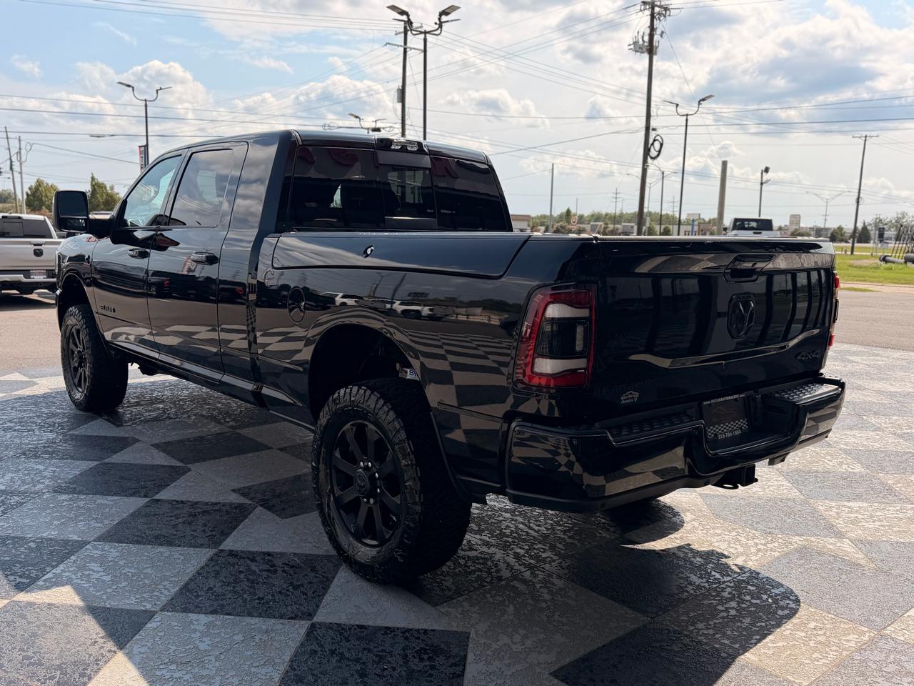RAM 2500 Laramie Mega Cab 4WD 2023