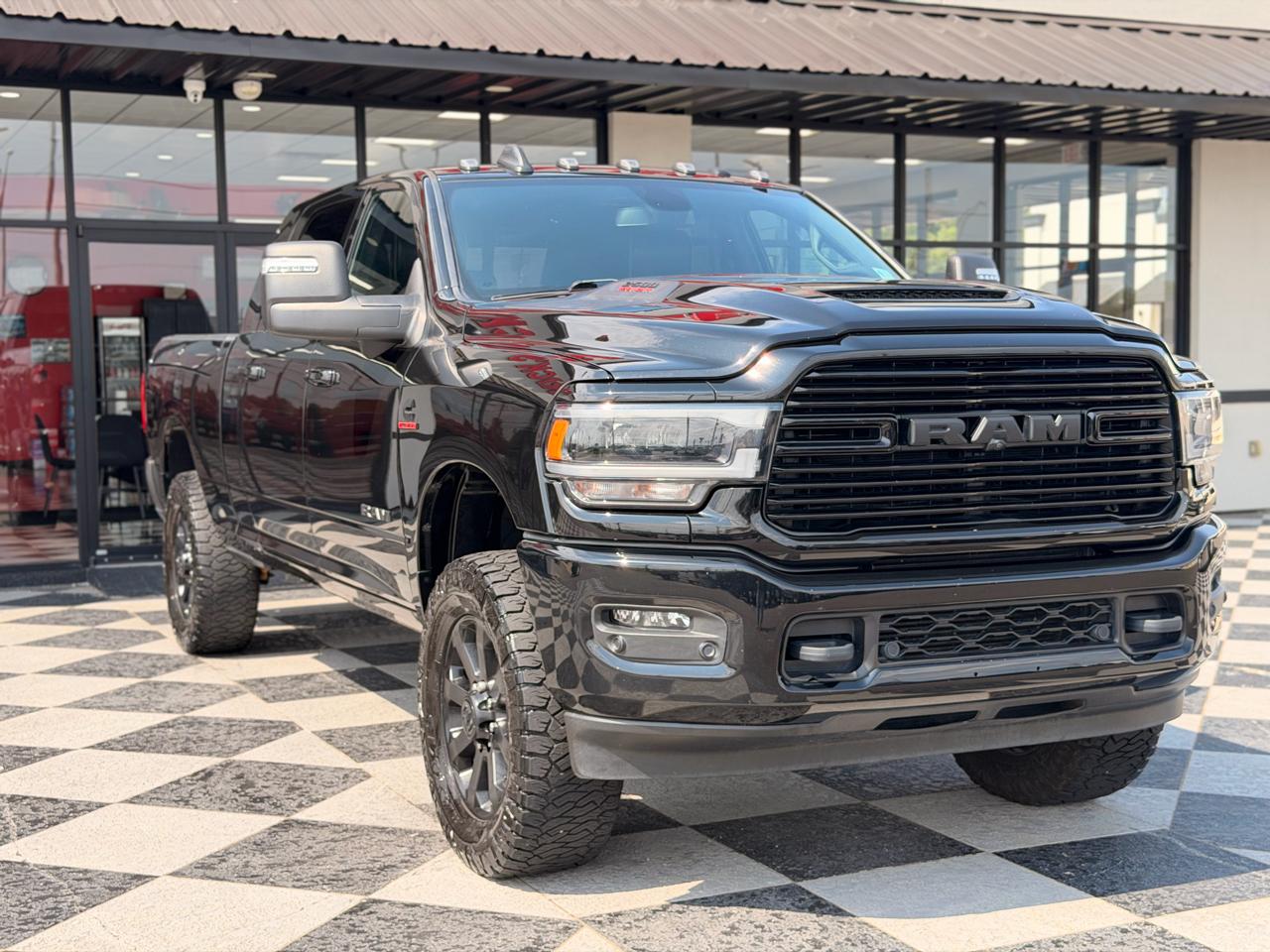 RAM 2500 Laramie Mega Cab 4WD 2023