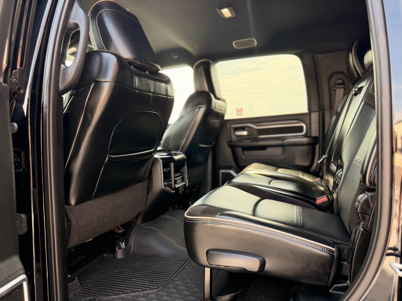 RAM 2500 Laramie Mega Cab 4WD 2023