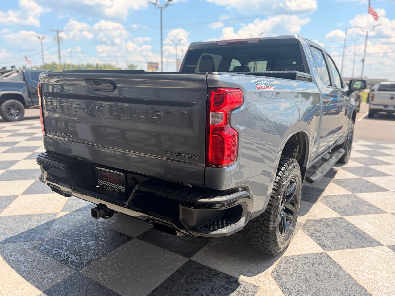 Chevrolet Silverado 1500 Custom Trail Boss Crew Cab Short Box 4WD 2021