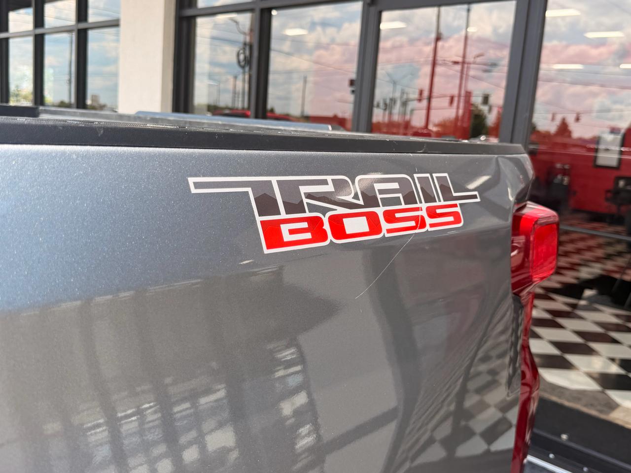 Chevrolet Silverado 1500 Custom Trail Boss Crew Cab Short Box 4WD 2021