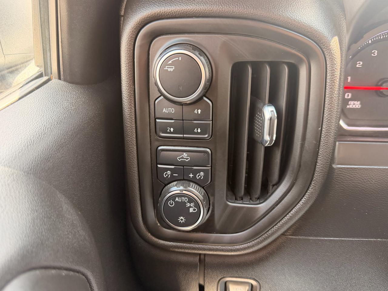 Chevrolet Silverado 1500 Custom Trail Boss Crew Cab Short Box 4WD 2021